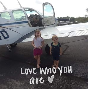 Meet your Posher, Della